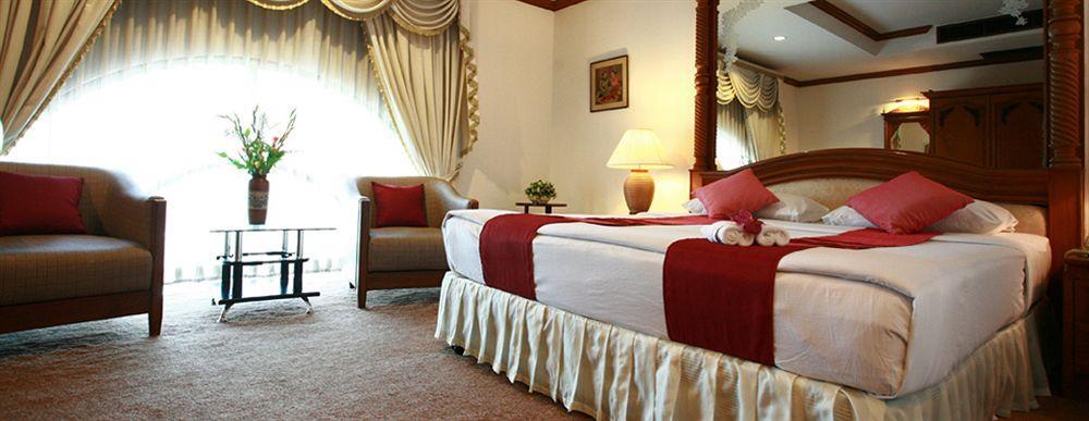 Chiangmai Ratanakosin Hotel Чиангмай Екстериор снимка