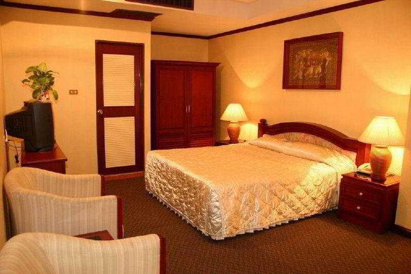 Chiangmai Ratanakosin Hotel Чиангмай Екстериор снимка
