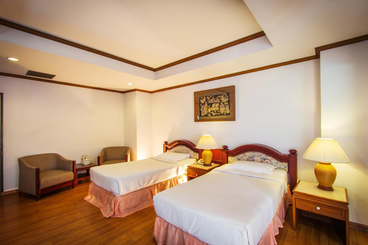 Chiangmai Ratanakosin Hotel Чиангмай Екстериор снимка