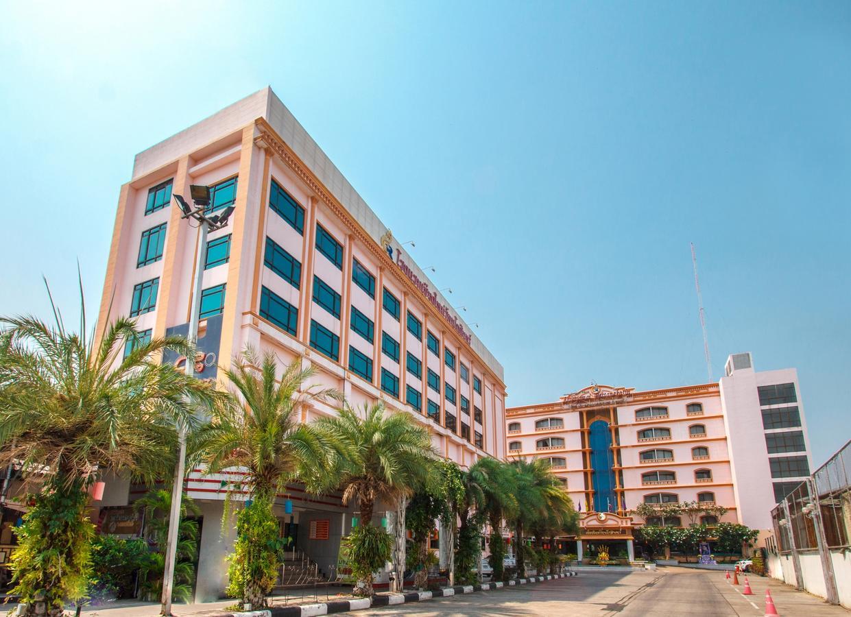 Chiangmai Ratanakosin Hotel Чиангмай Екстериор снимка