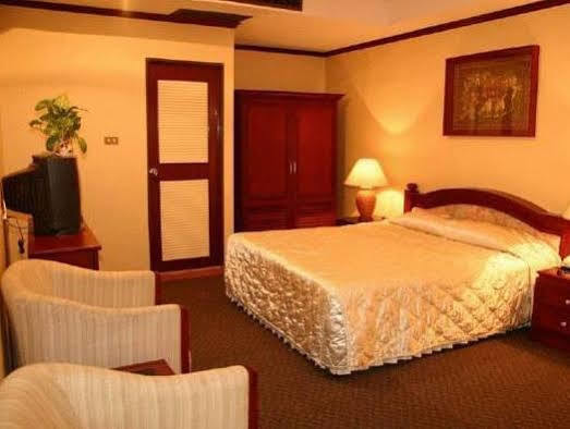 Chiangmai Ratanakosin Hotel Чиангмай Екстериор снимка